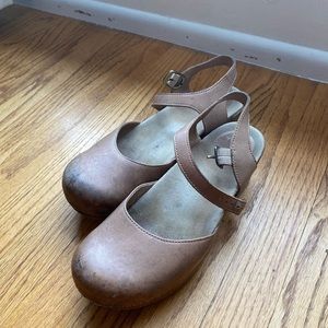 DANSKO server heels